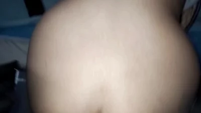 居家后人老婆射在大屁股上